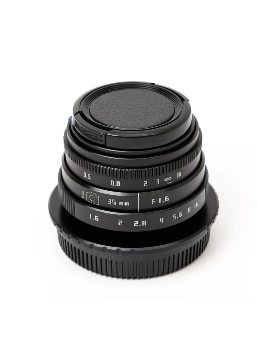 Объектив 35mm F1.6 для камер APS-C с байонетом Sony E