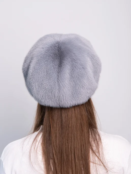 Cap shop Зимний меховой берет из экомеха с брошью, серый, фото 3