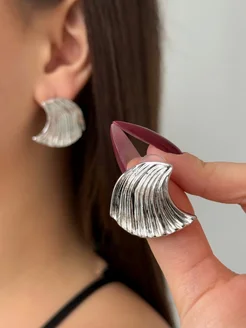 Трендовые серьги бижутерия гвоздики